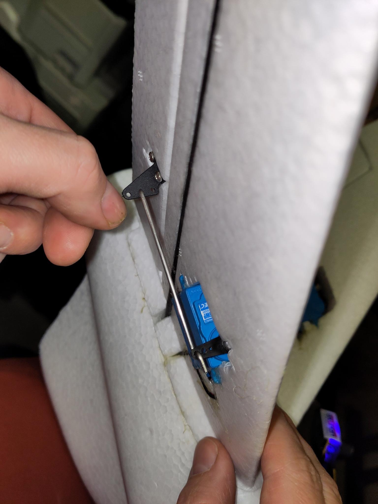 vtail_servo_mount_angles3.jpeg