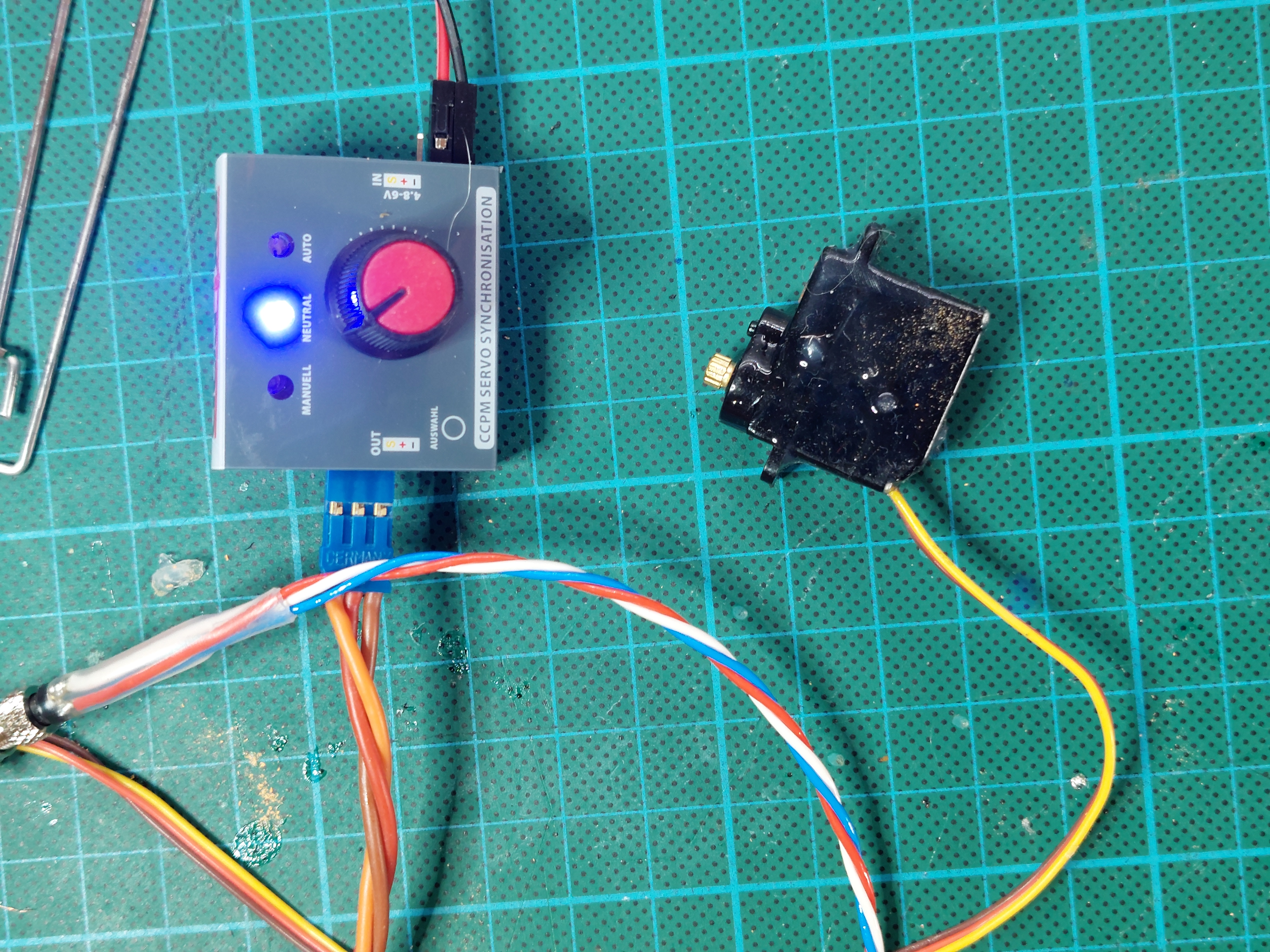 Center all the servos (neutral position)
