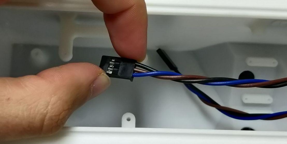 m8-plug-cabels.jpeg